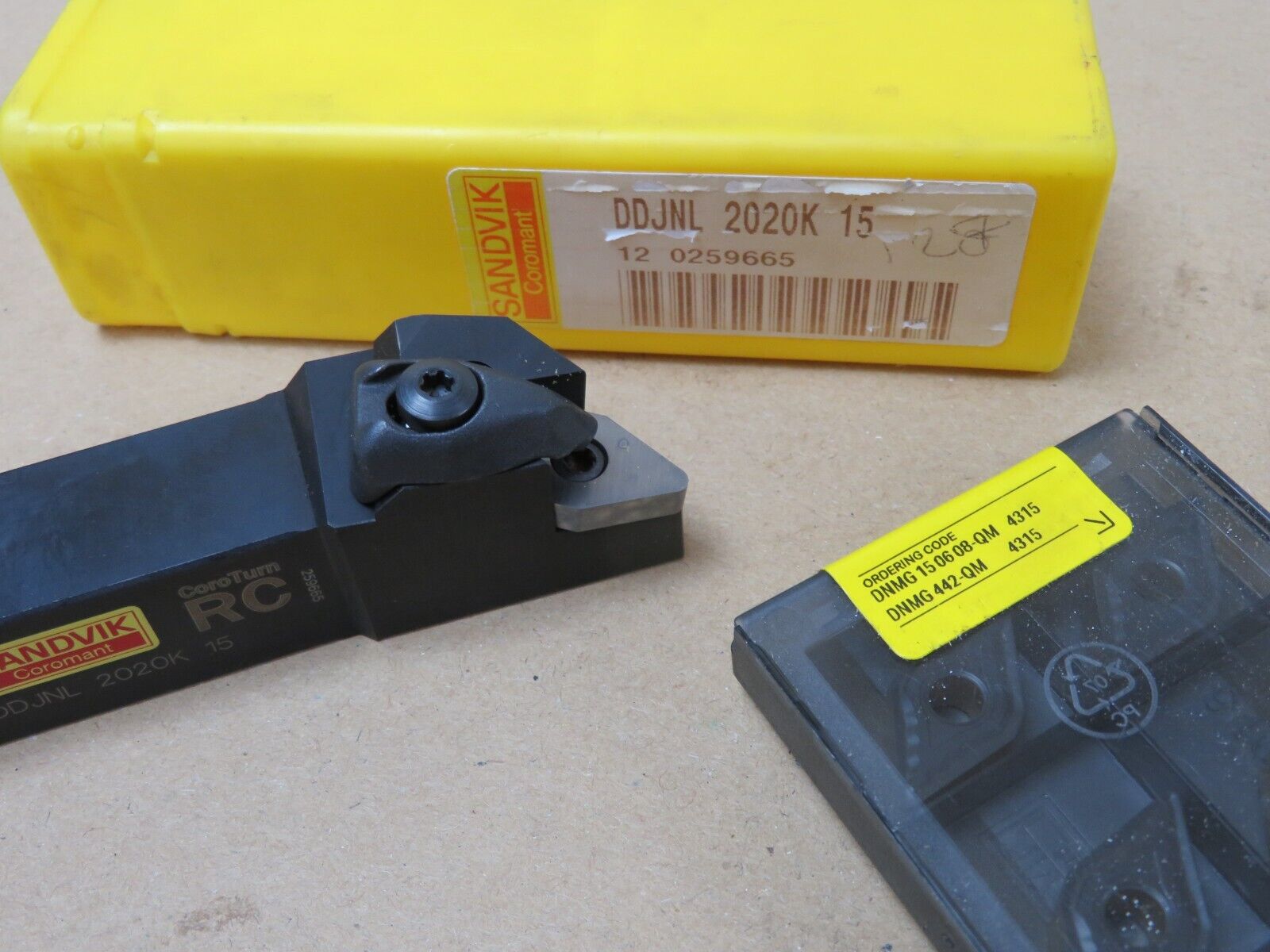 Sandvik DDJNL 2020K 15 Lathe Turning Tool & 10x DNMG 15 Carbide Inserts