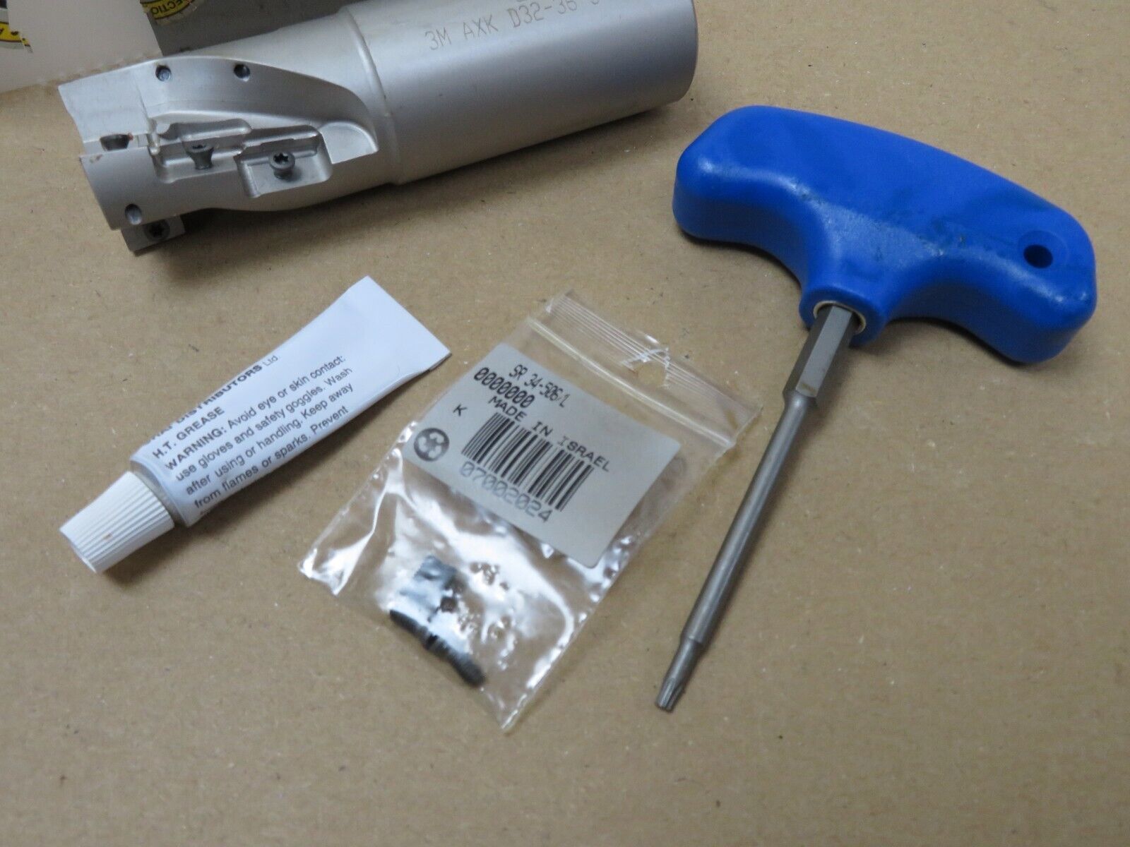 ISCAR 3M AXK D32-36-3-W32-13 Heavy Duty Extended Flute Indexable Insert End Mill - Image 3